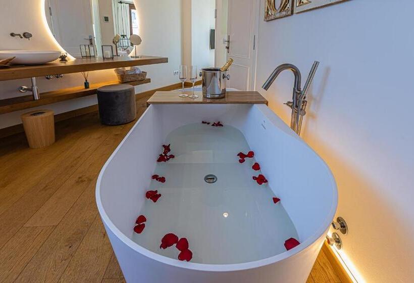 سوئیت با چشم‌انداز, La Ermita Suites   único Hotel Monumento De Córdoba