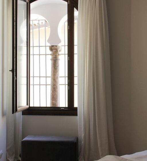 سوئیت جونیور با تخت بزرگ, La Ermita Suites   único Hotel Monumento De Córdoba