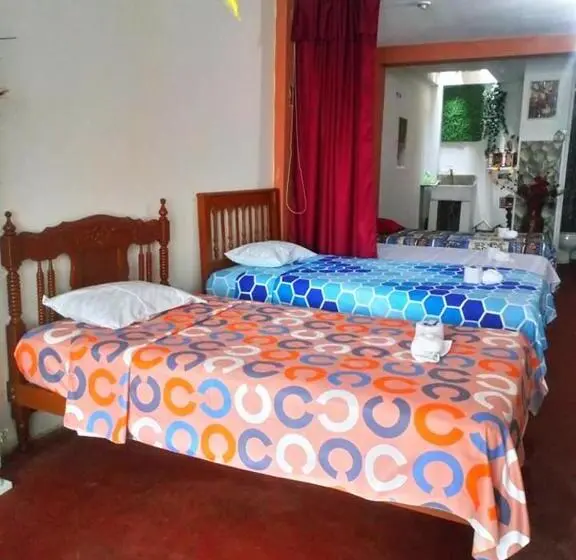 اتاق استاندارد چهار تخته, Inti Hostel Airport