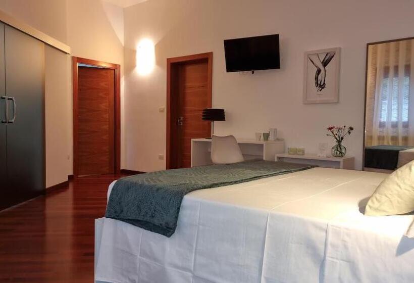 Quarto Triplo Estandar, Villa Vittoria