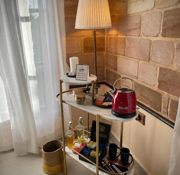 חדר דלוקס, The Postcard Gir Wildlife Sanctuary