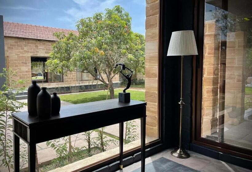 חדר דלוקס, The Postcard Gir Wildlife Sanctuary