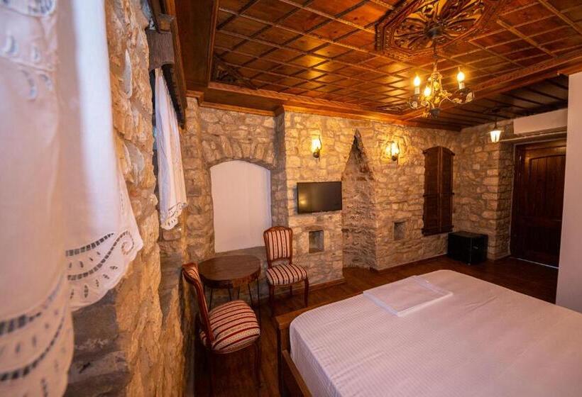 חדר דלוקס, Berati Castle