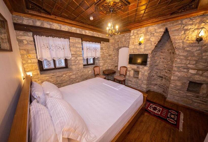 חדר דלוקס, Berati Castle