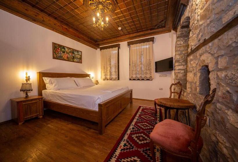 חדר דלוקס, Berati Castle