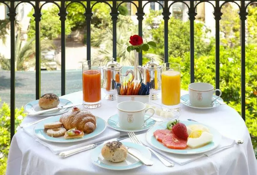 سوییت جونیور, Grand Hotel La Favorita