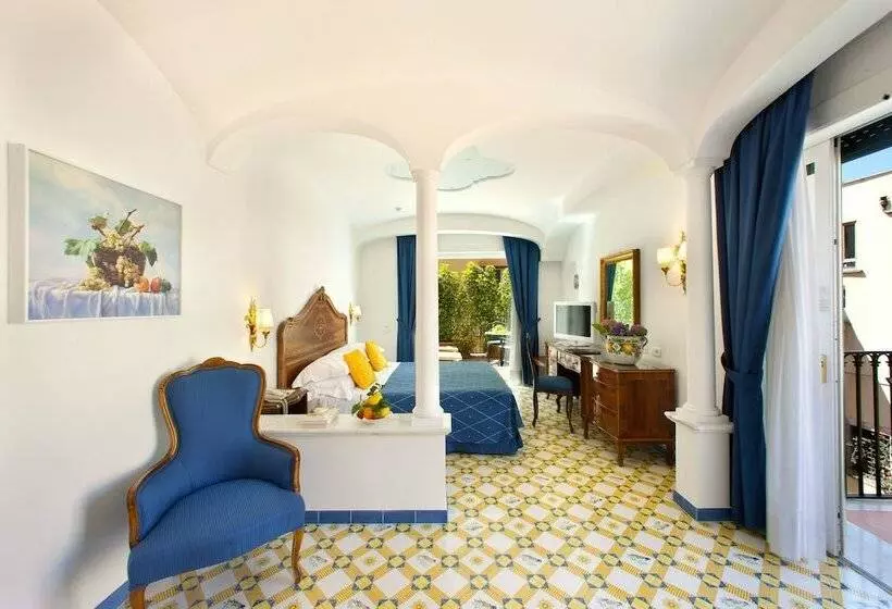 سوئیت جونیور با چشم‌انداز باغ, Grand Hotel La Favorita