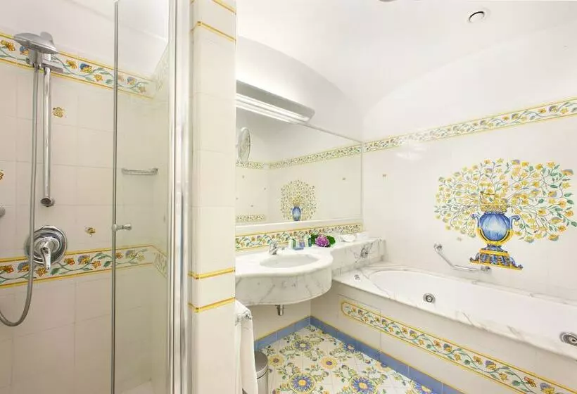 اتاق کلاسیک سه تخته, Grand Hotel La Favorita