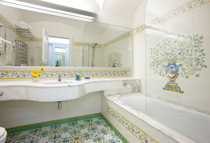 庭の見えるジュニアスイート, Grand Hotel La Favorita