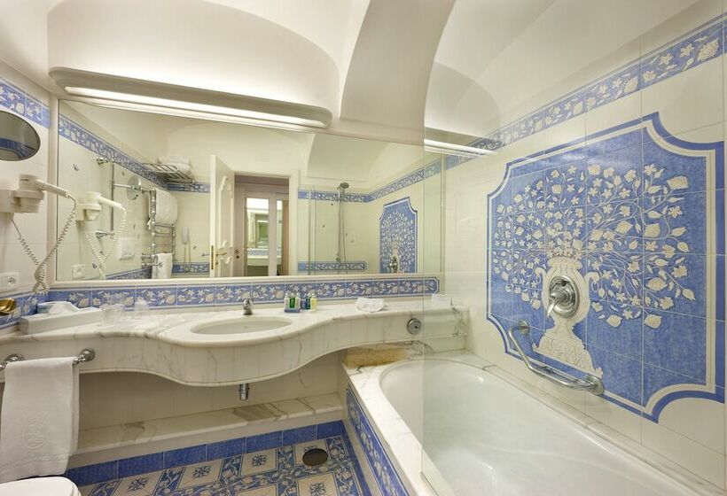 جناح جونيور مطل على الحديقة, Grand Hotel La Favorita
