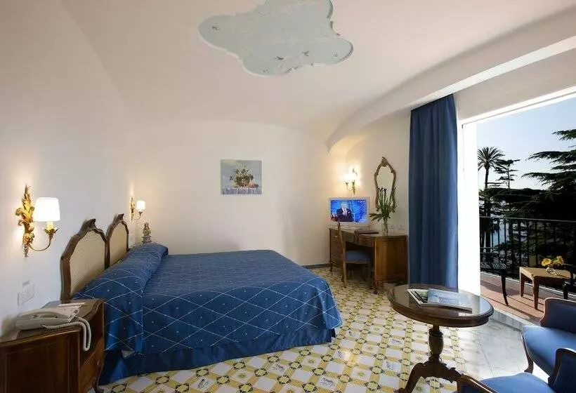 اتاق سوپریور با چشم‌انداز باغ, Grand Hotel La Favorita