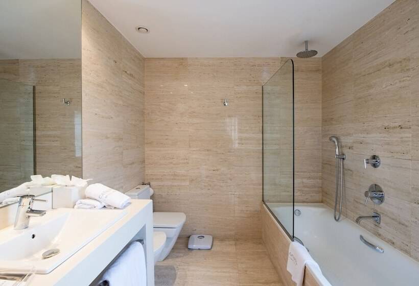 Номер Стандарт, Catalonia Catedral