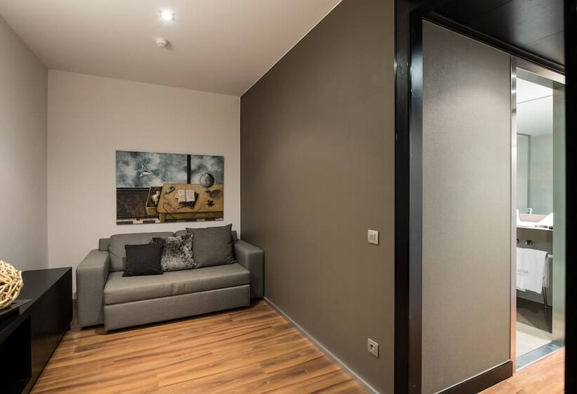 Номер Superior, Catalonia Catedral