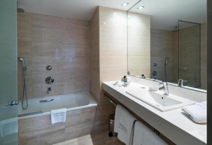 Номер Стандарт, Catalonia Catedral