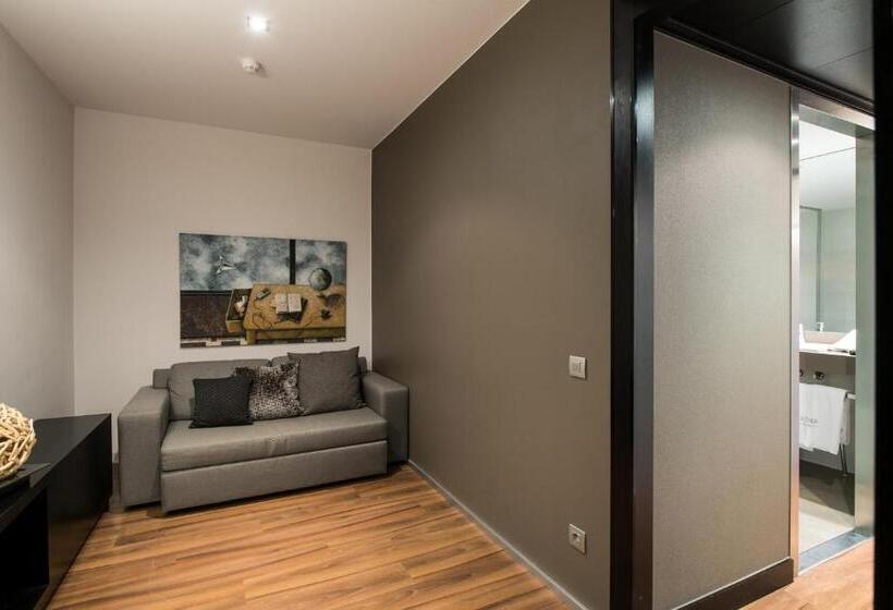 Номер Superior, Catalonia Catedral