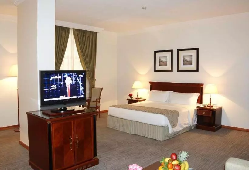 سوئیت جونیور با ماساژ آبی, Executives Hotel   Olaya