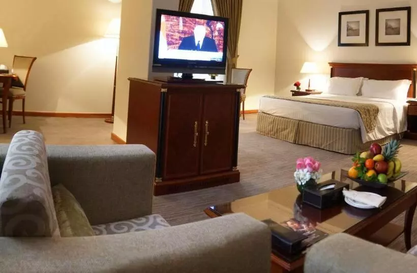 سوئیت جونیور با ماساژ آبی, Executives Hotel   Olaya