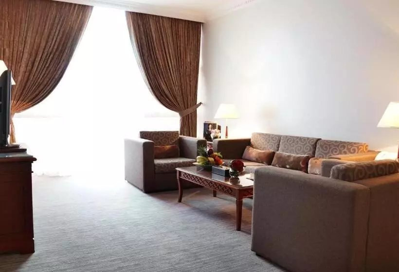 سوئیت جونیور با ماساژ آبی, Executives Hotel   Olaya