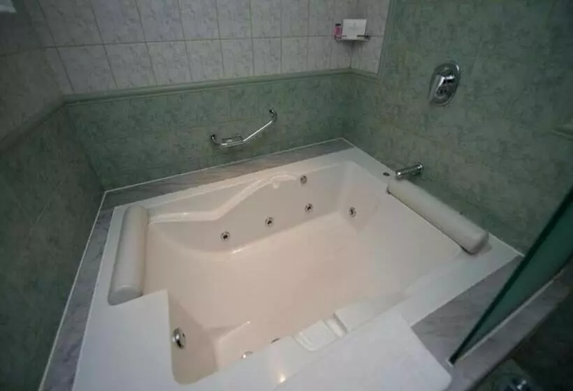 سوئیت رویال, Executives Hotel   Olaya