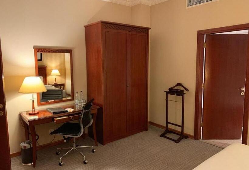 סוויטת ג'וניור עם מסג'ר מים, Executives Hotel   Olaya