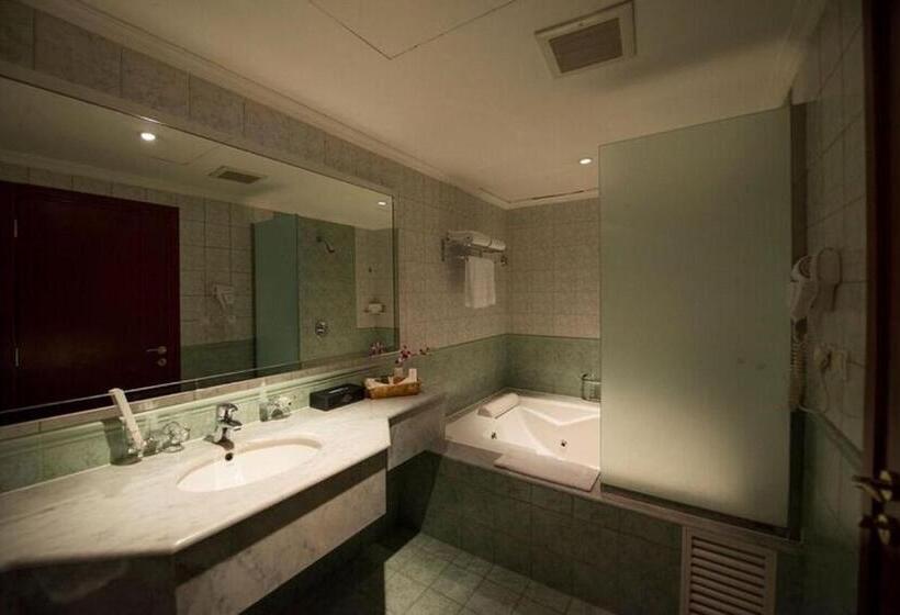 Полулюкс с Гидромассажем, Executives Hotel   Olaya