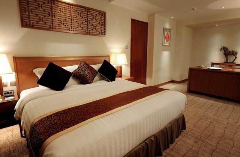 سوییت سوپریور, Xi An Dajing Castle