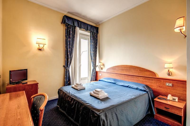 חדר סטנדרט, Laura