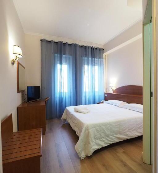 חדר סטנדרט, Laura