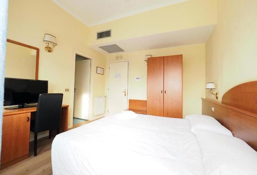 חדר סטנדרט, Laura