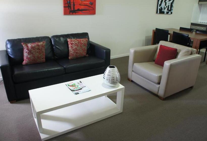 شقة غرفتين, Quest Chermside