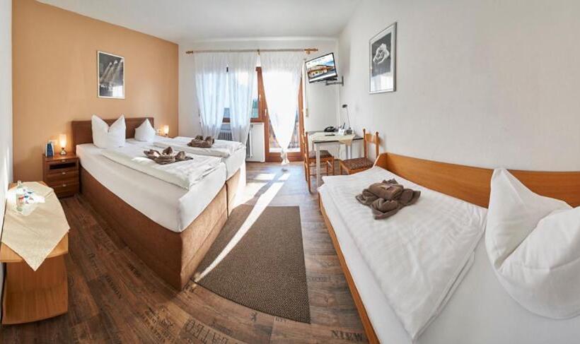 スタンダードトリプルルーム, Rammersweier Hof