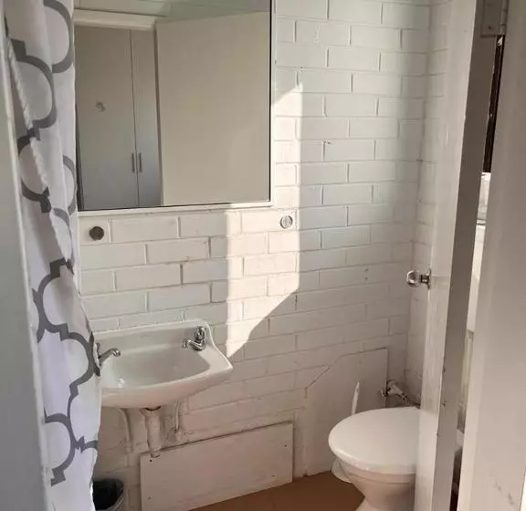 ダブルベッドのスタンダードスタジオ, H & D Apartments