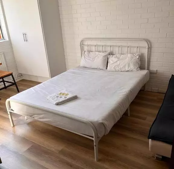 ダブルベッドのスタンダードスタジオ, H & D Apartments