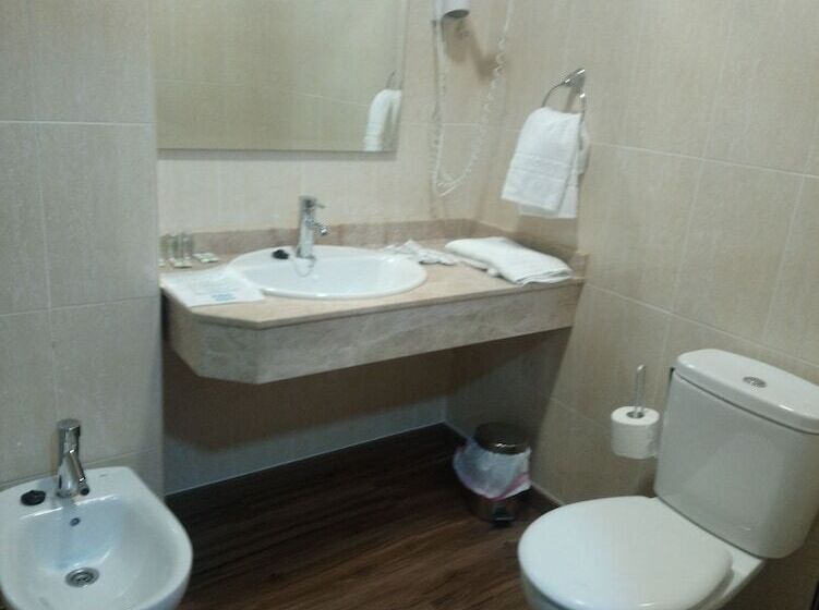 غرفة قياسية ثلاثية, Restaurante Sostenible La Laguna