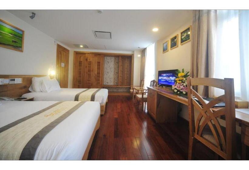 اتاق لوکس با چشمانداز شهر, Romance