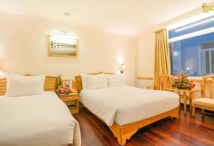 اتاق سوپریور, Romance