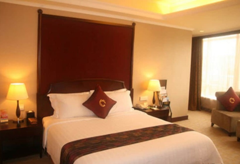 Номер Deluxe, The Royal Marina Plaza Hotel Guangzhou