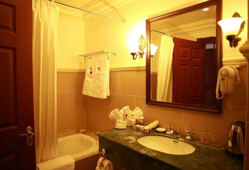 Deluxe Szoba, Sammy  Dalat