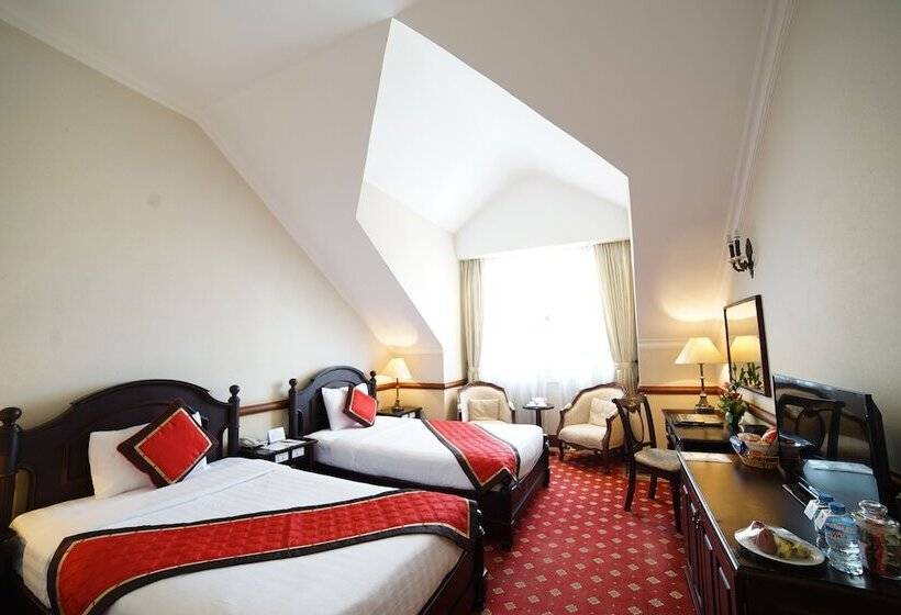 Deluxe Szoba, Sammy  Dalat