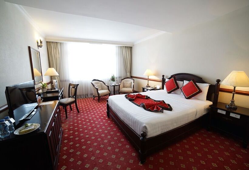 Deluxe Szoba, Sammy  Dalat