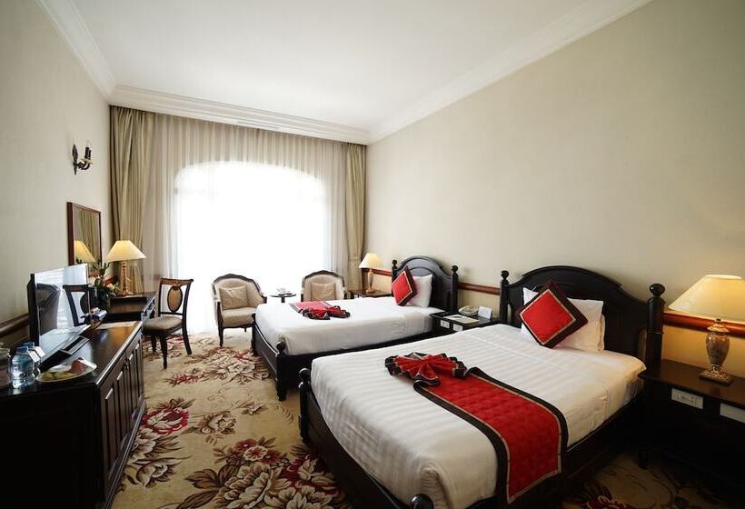 Deluxe Szoba, Sammy  Dalat