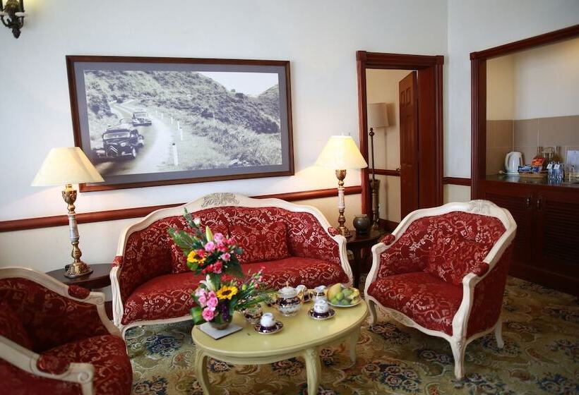 Elnöki Lakosztály, Sammy  Dalat