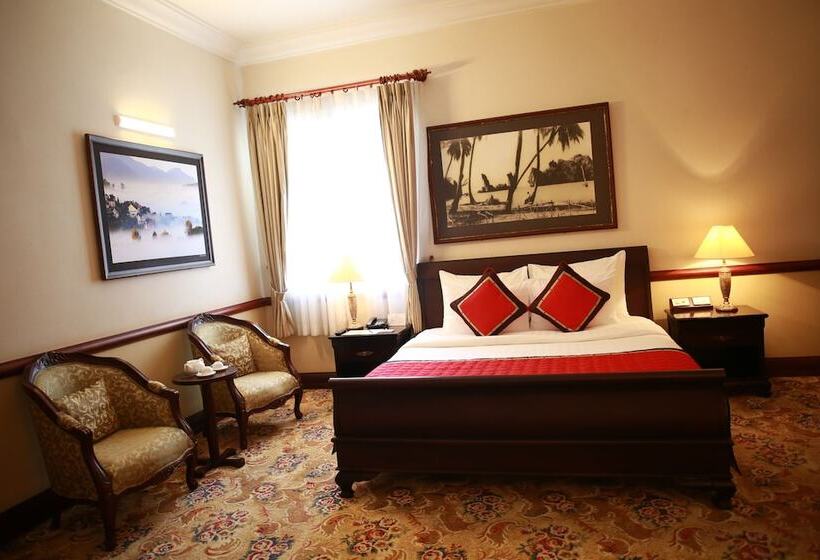 Elnöki Lakosztály, Sammy  Dalat