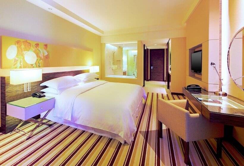 Club Room Sea View, Sheraton Nha Trang Hotel & Spa