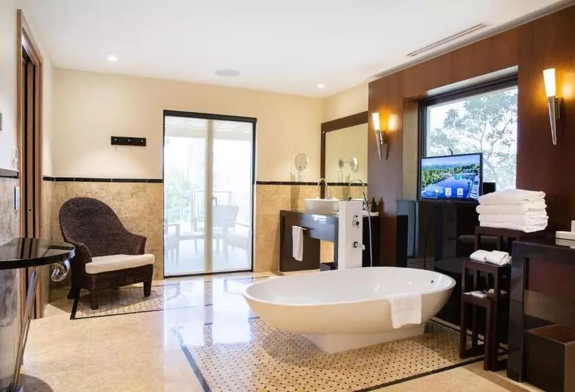 Villa 3 Chambres avec Piscine, Terre Blanche Hotel Spa Golf Resort