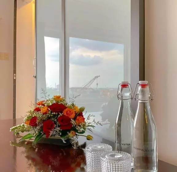 اتاق لوکس سه تخته, Vina Hotel Hue