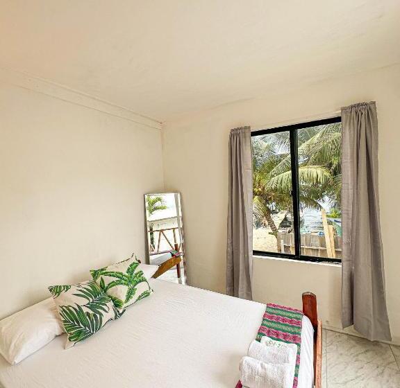 חדר דלוקס עם מרפסת, Bella S Backpackers Hostel