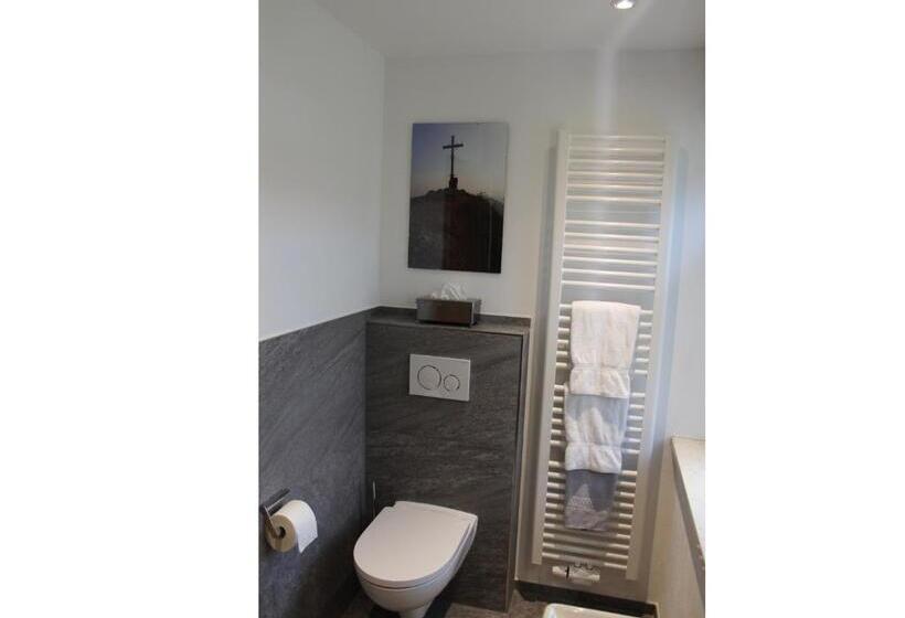 침실 1개 발코니 아파트, Grafn Hof