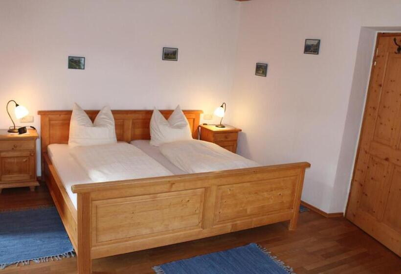 침실 1개 발코니 아파트, Grafn Hof