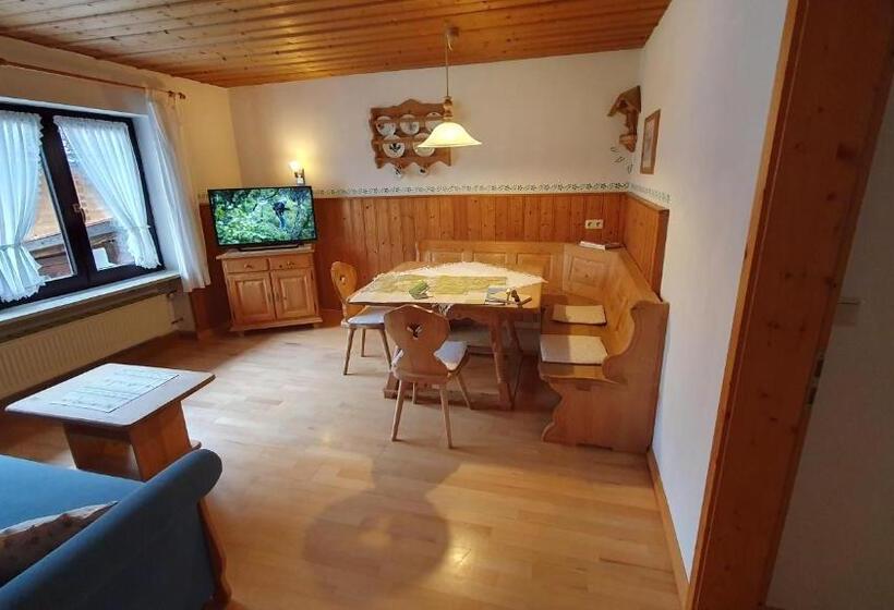 침실 3개 아파트, Grafn Hof